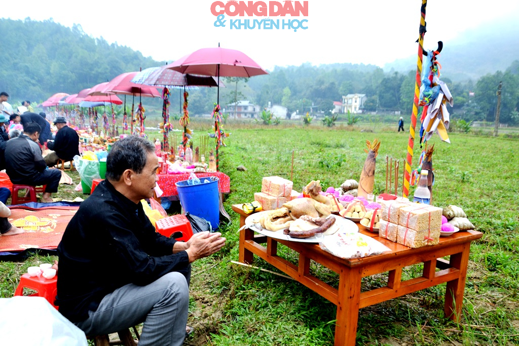 Đồng bào Giáy ở Cốc San tưng bừng hội xuống đồng đầu năm mới - Ảnh 8.