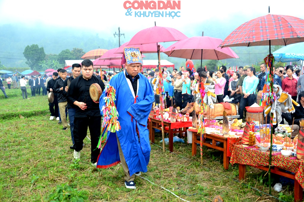 Đồng bào Giáy ở Cốc San tưng bừng hội xuống đồng đầu năm mới - Ảnh 10.