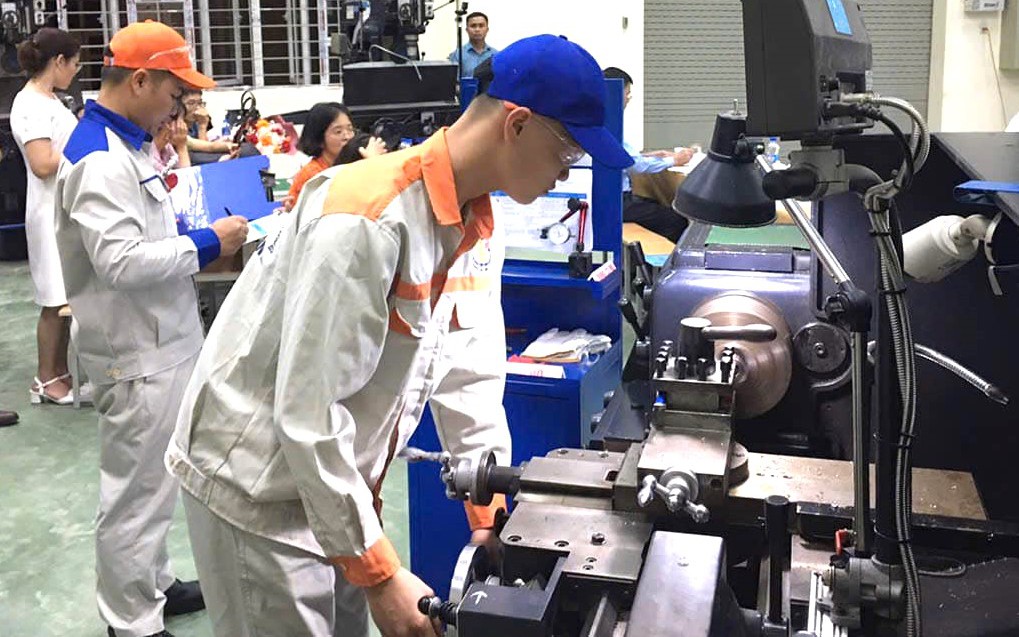 Gi&aacute;o vi&ecirc;n nghề: Kh&ocirc;ng c&ograve;n nỗi lo "đứng ch&acirc;n tại chỗ" - Ảnh 3.