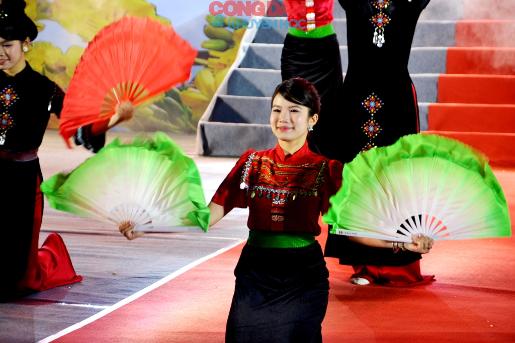 Tưng bừng giao lưu văn nghệ &ldquo;Ch&agrave;o Xu&acirc;n bi&ecirc;n giới&rdquo; Việt Nam &ndash; Trung Quốc tại L&agrave;o Cai - Ảnh 10.