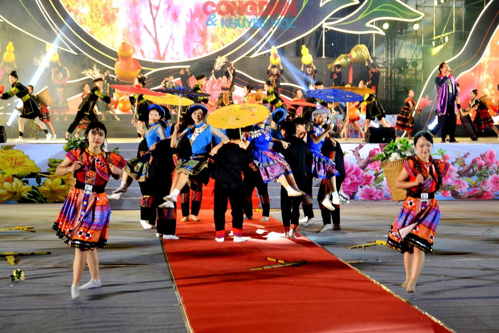 Tưng bừng giao lưu văn nghệ &ldquo;Ch&agrave;o Xu&acirc;n bi&ecirc;n giới&rdquo; Việt Nam &ndash; Trung Quốc tại L&agrave;o Cai - Ảnh 18.