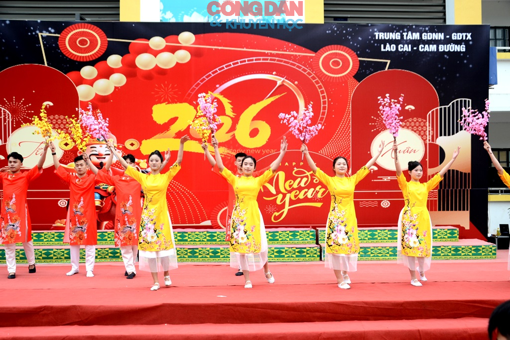 &ldquo;Xu&acirc;n y&ecirc;u thương - Tết sum vầy&rdquo; ở Trung t&acirc;m gi&aacute;o dục nghề nghiệp -  Gi&aacute;o dục thường xuy&ecirc;n L&agrave;o Cai - Cam Đường - Ảnh 9.