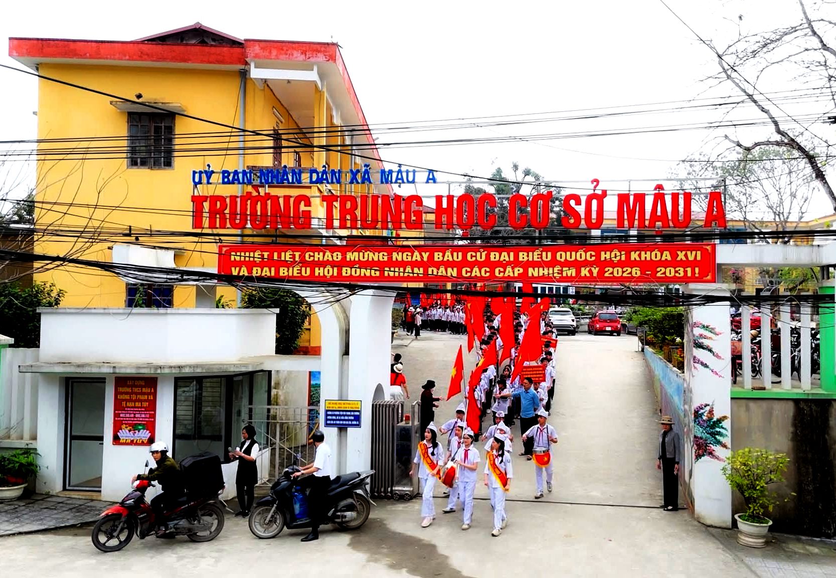 Học sinh Lào Cai tích cực cổ động ngày bầu cử - Ảnh 10.