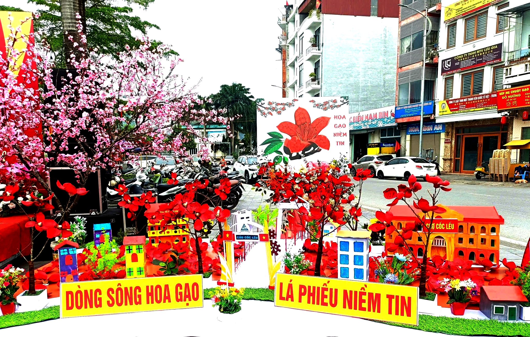 Học sinh Lào Cai tích cực cổ động ngày bầu cử - Ảnh 9.