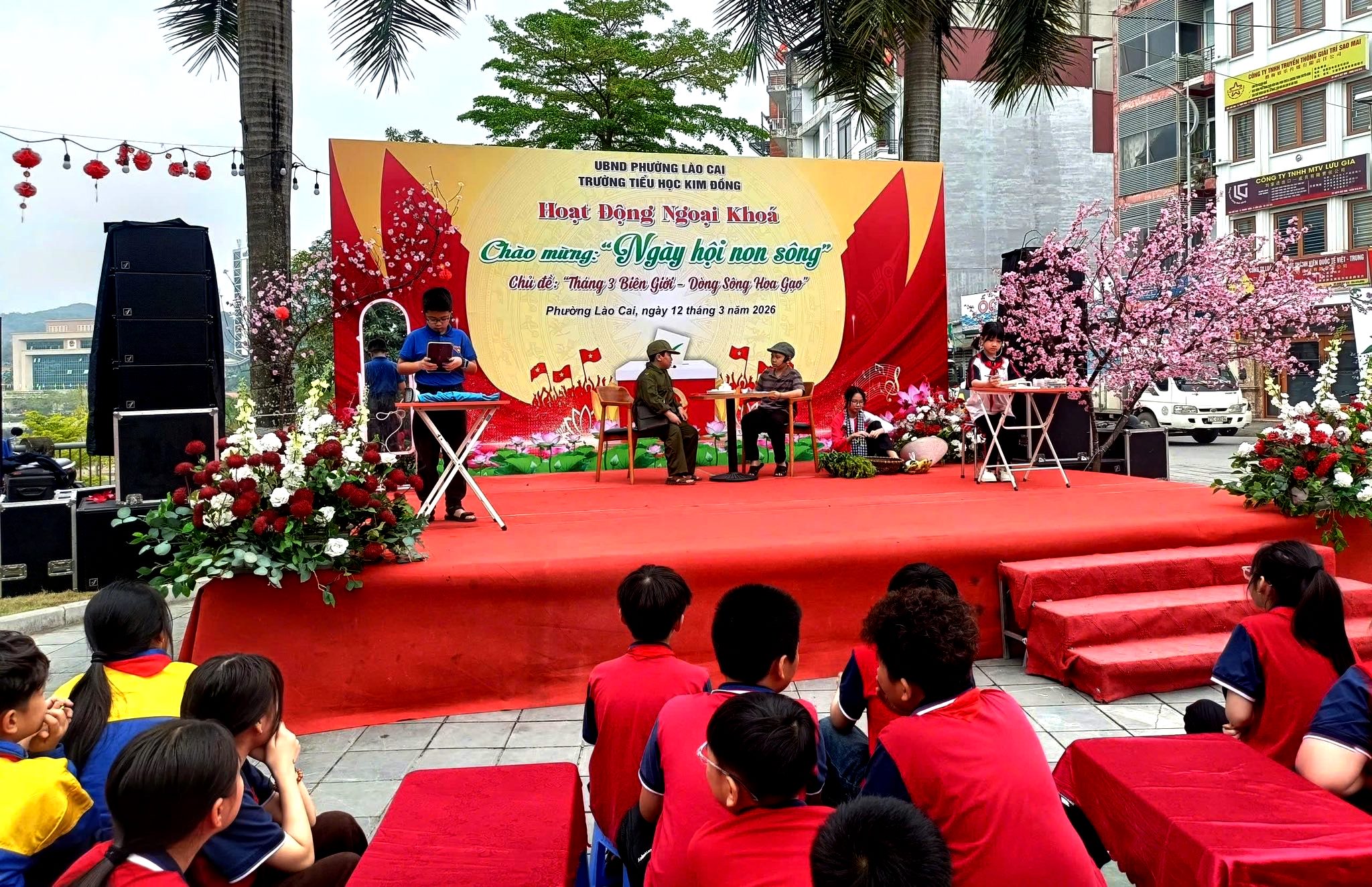 Học sinh Lào Cai tích cực cổ động ngày bầu cử - Ảnh 8.