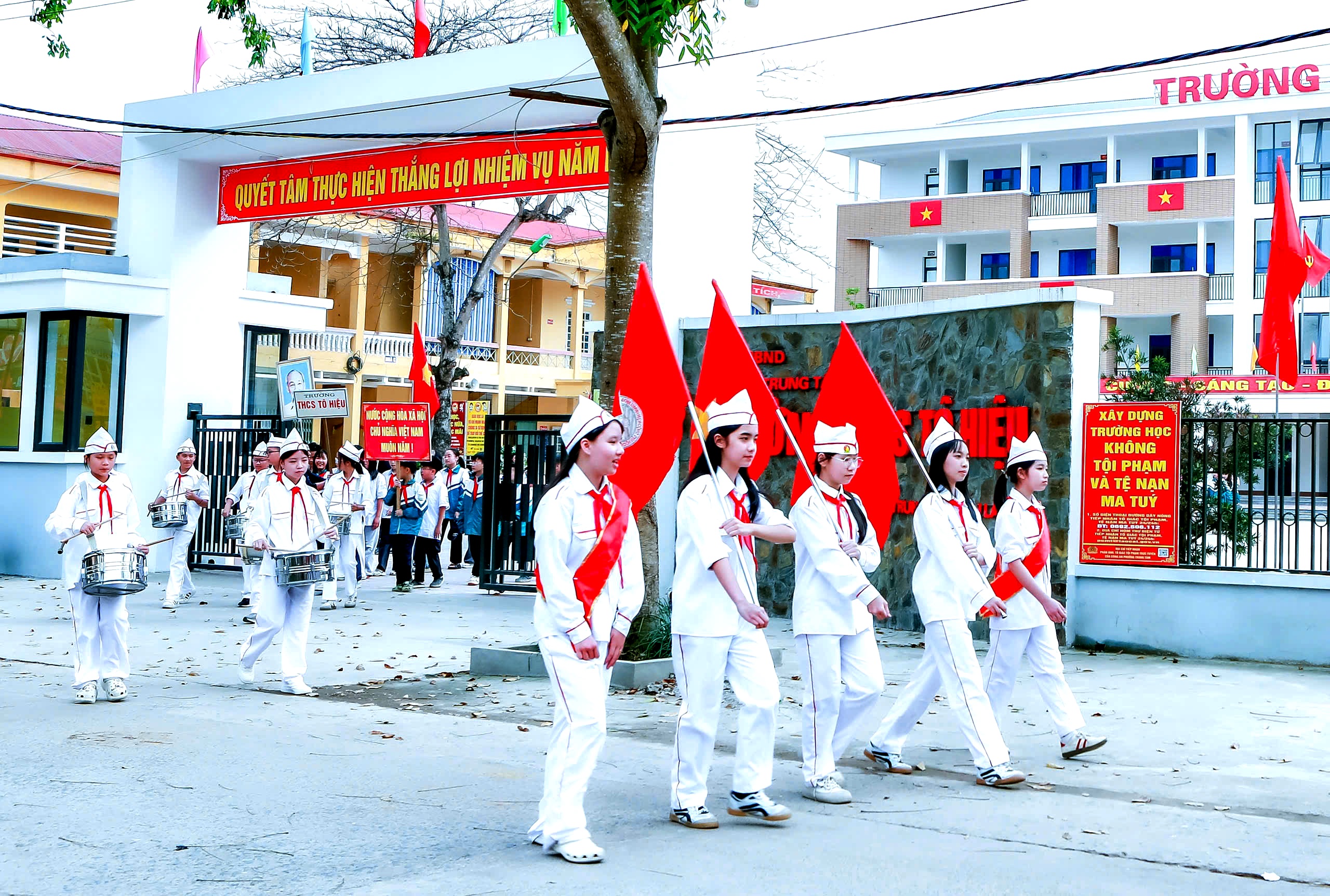 Học sinh Lào Cai tích cực cổ động ngày bầu cử - Ảnh 13.