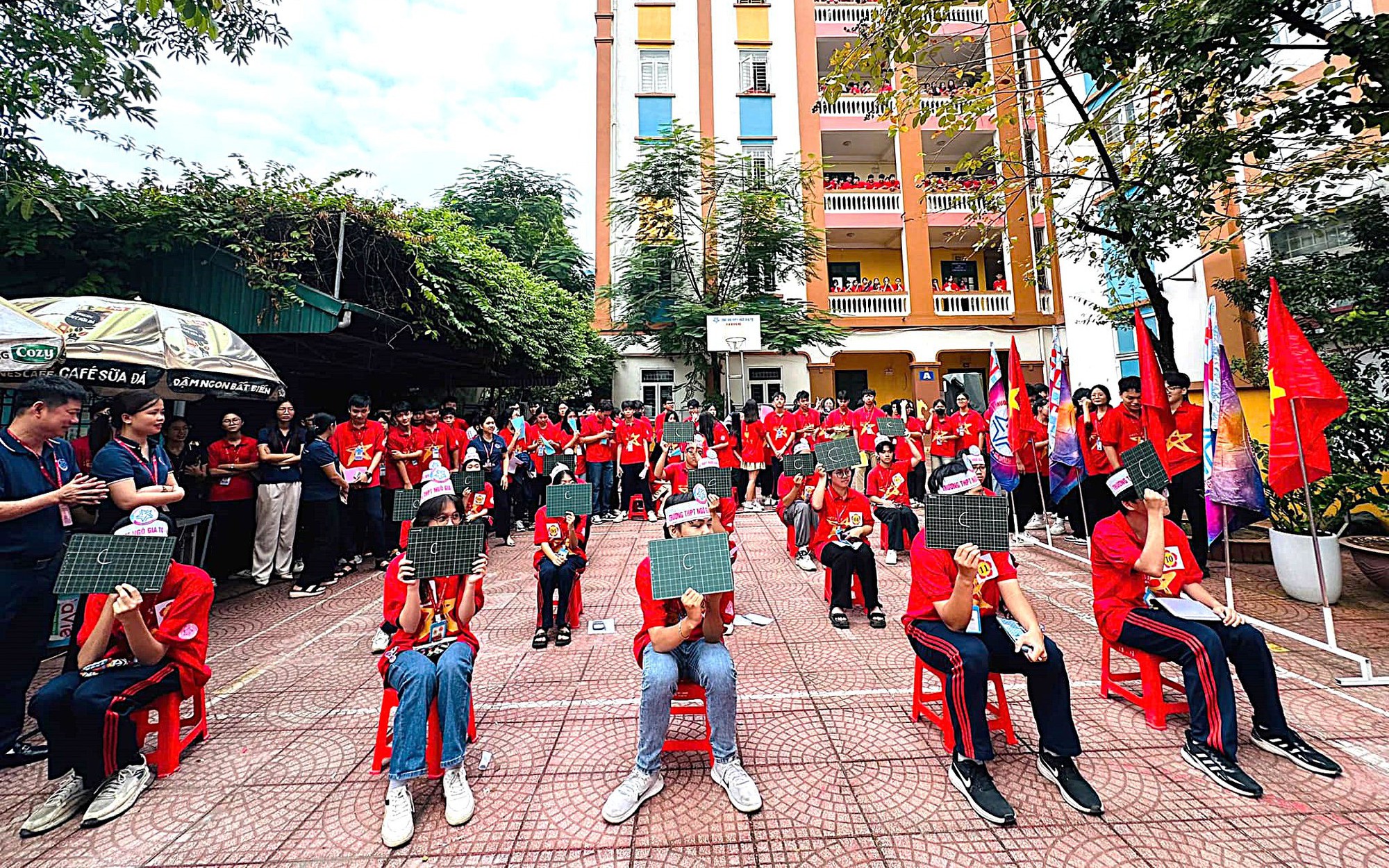 Bạo lực học đường v&agrave; những "v&ugrave;ng x&aacute;m" cần nhận diện - Ảnh 2.