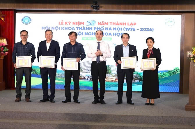 50 năm Hội Nội khoa thành phố Hà Nội - Hội nghị của các nhà khoa học - Ảnh 2.