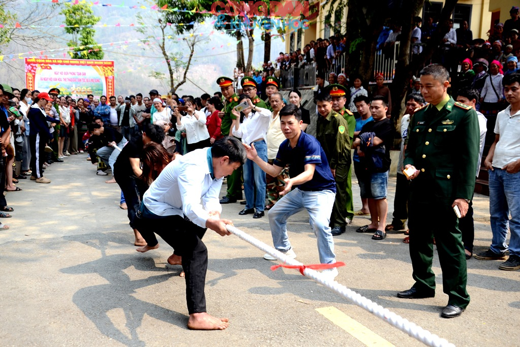 Rộn ràng ngày hội “Biên phòng toàn dân” ở Lũng Pô, nơi con sông Hồng chảy vào đất Việt - Ảnh 3.