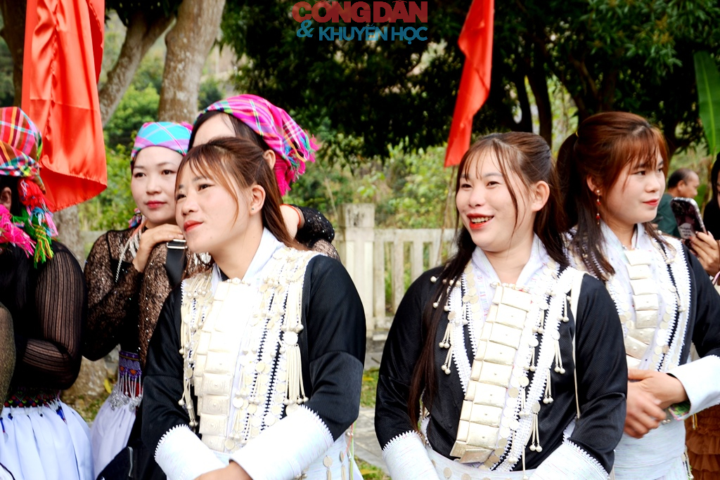 Rộn ràng ngày hội “Biên phòng toàn dân” ở Lũng Pô, nơi con sông Hồng chảy vào đất Việt - Ảnh 9.