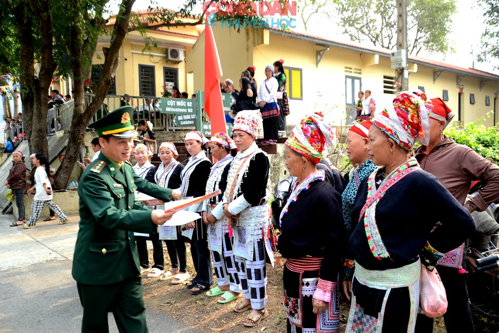 Rộn ràng ngày hội “Biên phòng toàn dân” ở Lũng Pô, nơi con sông Hồng chảy vào đất Việt - Ảnh 11.