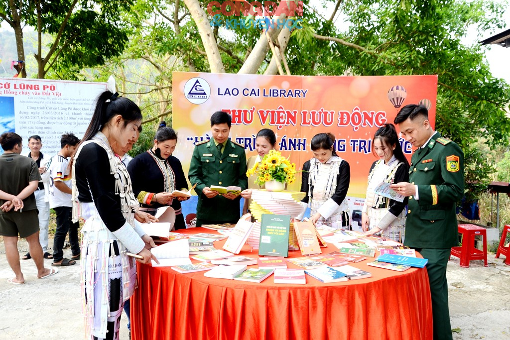 Rộn ràng ngày hội “Biên phòng toàn dân” ở Lũng Pô, nơi con sông Hồng chảy vào đất Việt - Ảnh 12.