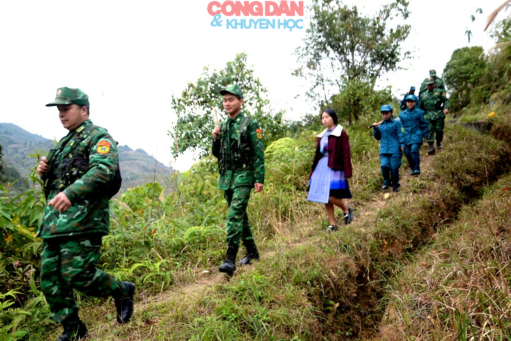 Rộn ràng ngày hội “Biên phòng toàn dân” ở Lũng Pô, nơi con sông Hồng chảy vào đất Việt - Ảnh 19.