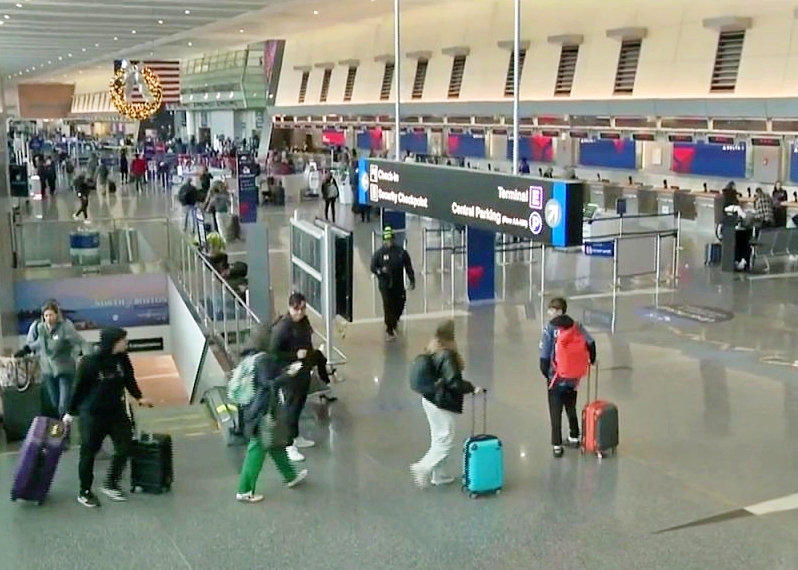 Xung đột tại Trung Đ&ocirc;ng g&acirc;y gi&aacute;n đoạn d&ograve;ng chảy h&agrave;ng kh&ocirc;ng v&agrave; du lịch - Ảnh 4.