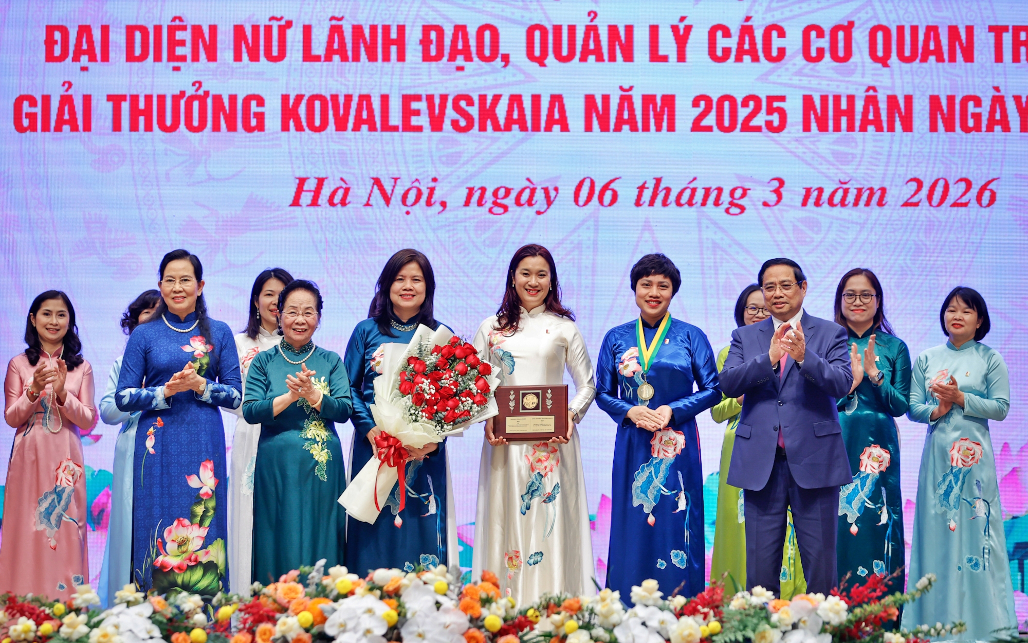 Tư tưởng Hồ Ch&iacute; Minh - Ngọn đuốc soi đường cho con đường b&igrave;nh đẳng, đi l&ecirc;n của phụ nữ Việt Nam - Ảnh 4.