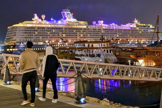 C&aacute;c chuyến bay giải toả kh&aacute;ch du lịch từ Trung Đ&ocirc;ng, bao gồm cả người Việt Nam - Ảnh 3.