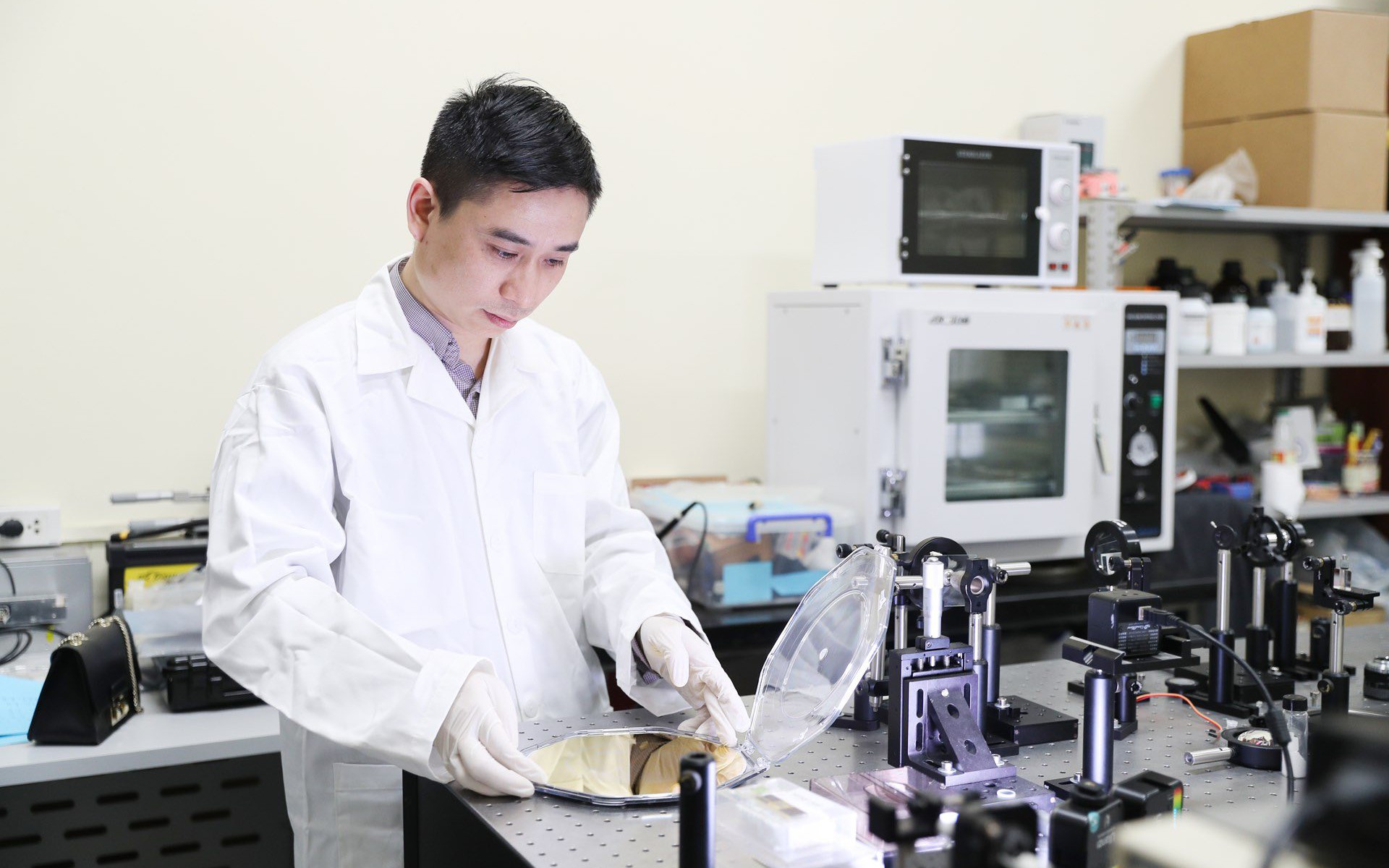 Gi&aacute;o vi&ecirc;n nghề: Kh&ocirc;ng c&ograve;n nỗi lo "đứng ch&acirc;n tại chỗ" - Ảnh 2.