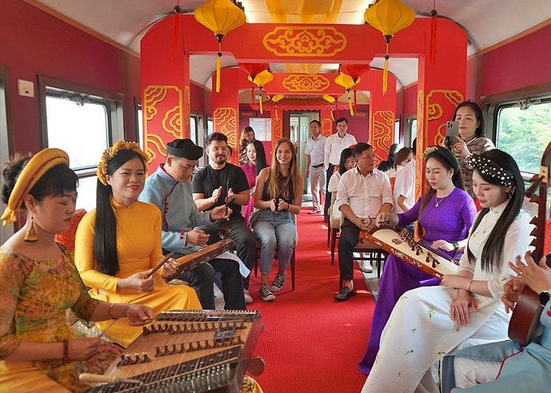 Việt Nam, Nhật Bản nổi trội với du lịch chậm bằng t&agrave;u hoả - Ảnh 5.