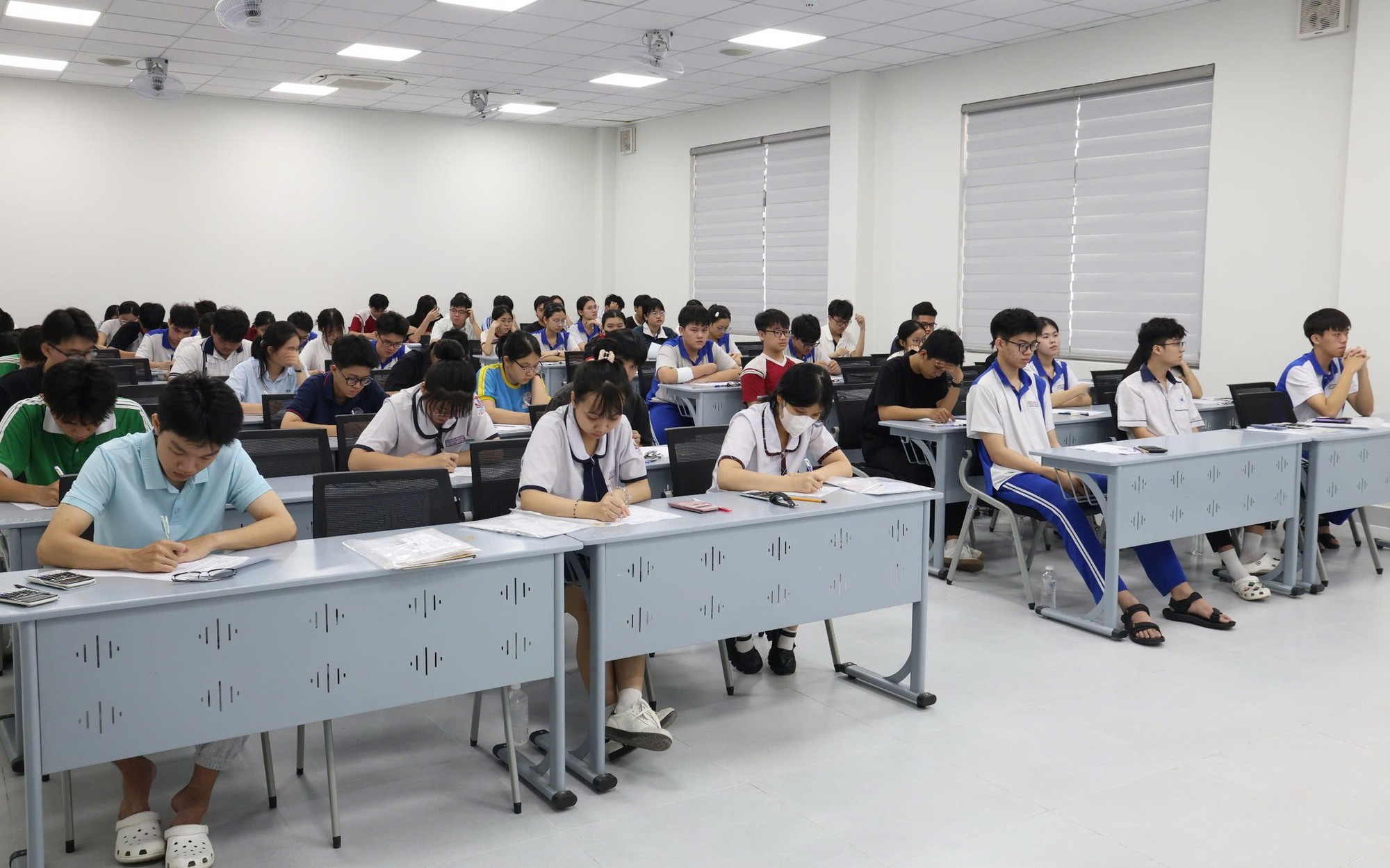 B&agrave;i 1. Tuyển sinh 2026: Khi trọng số l&agrave; "h&agrave;ng r&agrave;o kỹ thuật" chọn nh&acirc;n t&agrave;i - Ảnh 3.