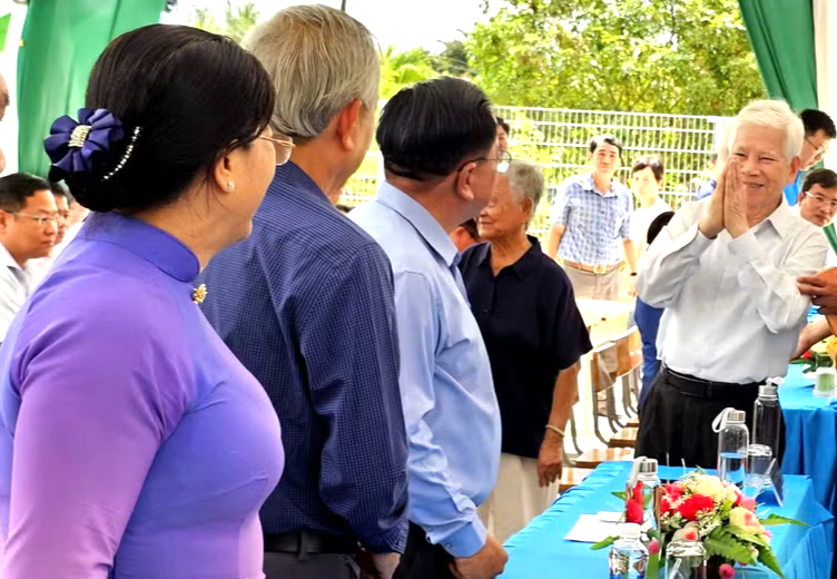 Hội Khuyến học th&agrave;nh phố Cần Thơ tiếp nhận gần 500 tri&ecirc;u từ Quỹ khuyến học Dương Kỳ Hiệp - Ảnh 3.