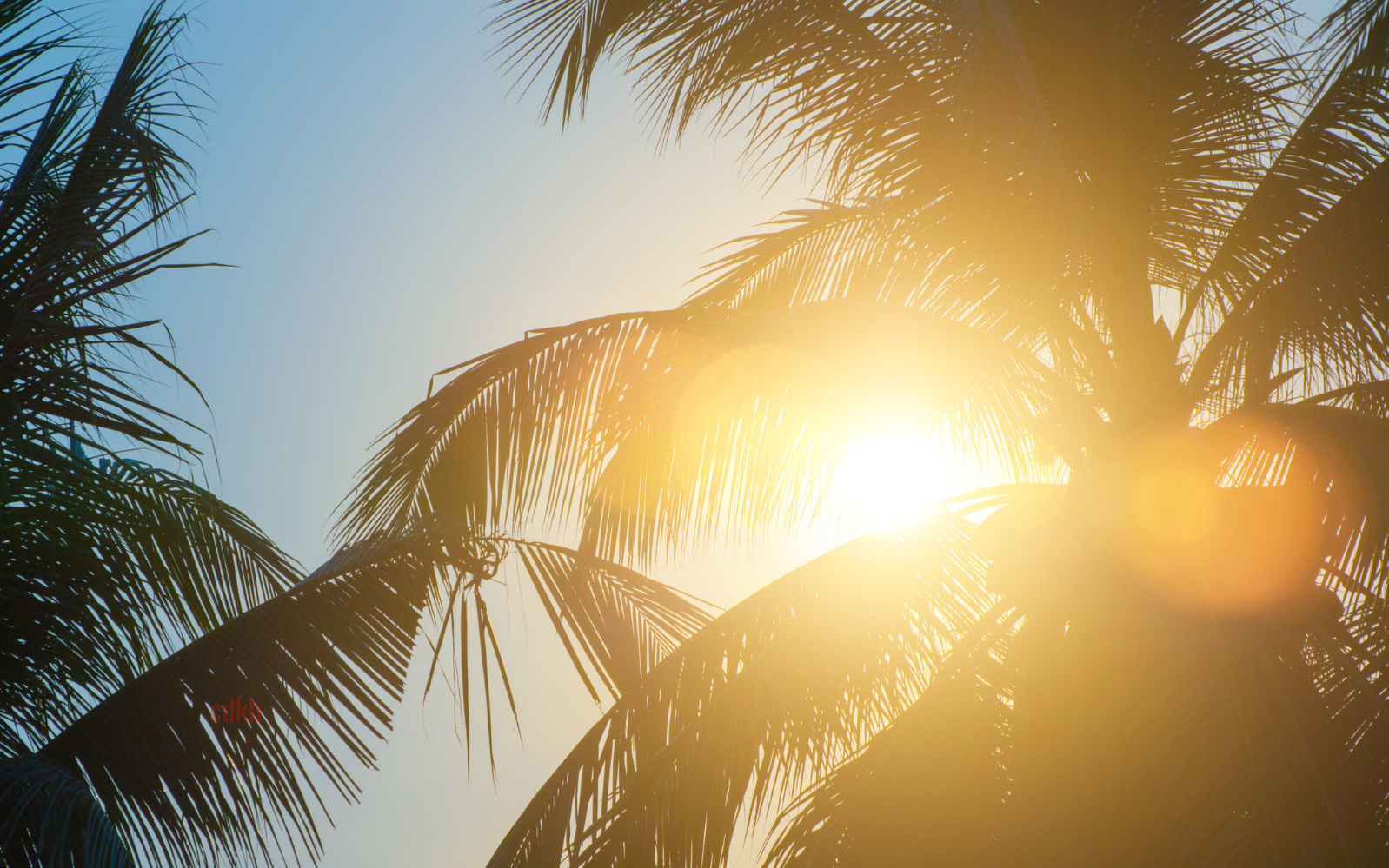 Nắng n&oacute;ng lan rộng Trung Bộ, k&eacute;o d&agrave;i ở Nam Bộ - Ảnh 1.