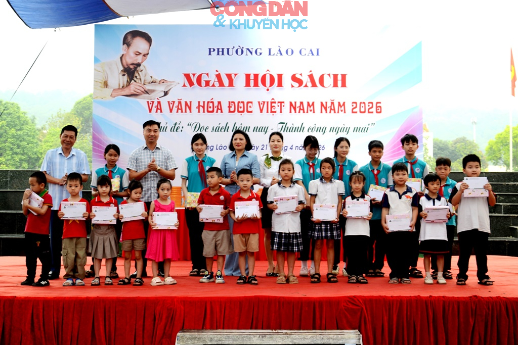 Tưng bừng &ldquo;Ng&agrave;y hội S&aacute;ch v&agrave; Văn h&oacute;a đọc&rdquo; ở phường L&agrave;o Cai - Ảnh 3.