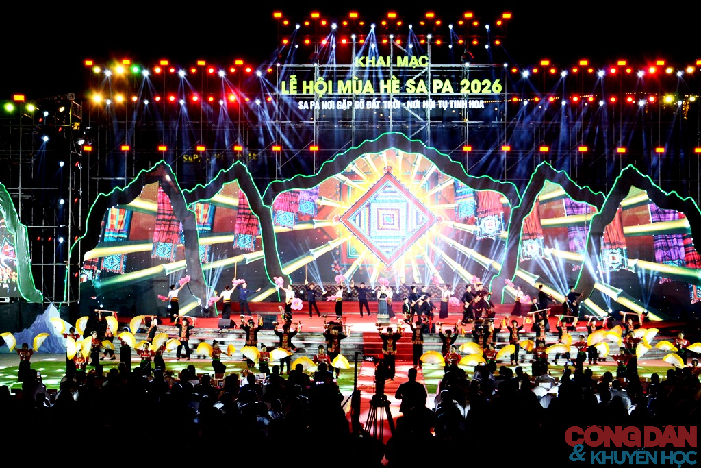 Lễ hội m&ugrave;a h&egrave; Sa Pa ch&agrave;o đ&oacute;n du kh&aacute;ch - Ảnh 1.