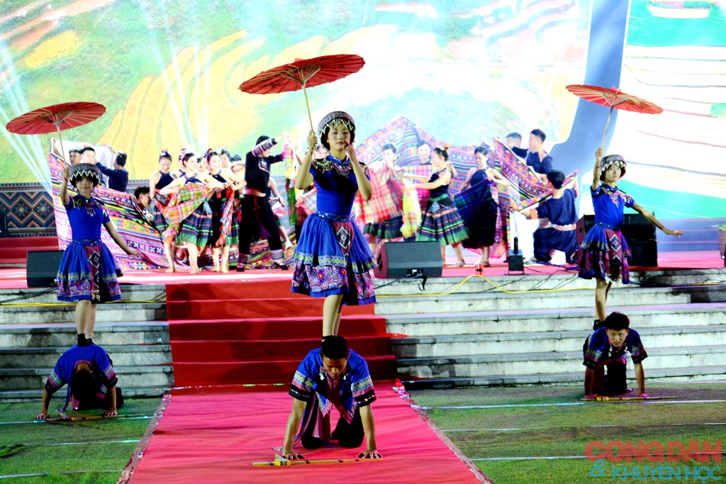 Lễ hội m&ugrave;a h&egrave; Sa Pa ch&agrave;o đ&oacute;n du kh&aacute;ch - Ảnh 9.