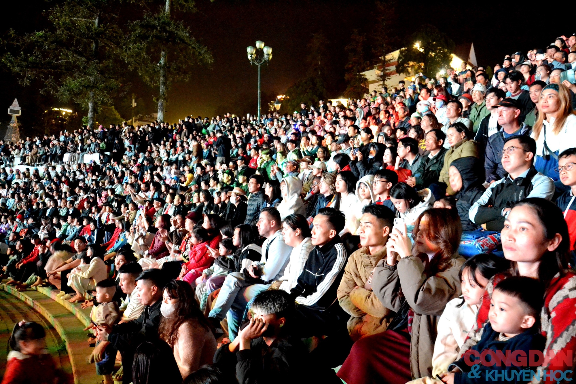 Lễ hội m&ugrave;a h&egrave; Sa Pa ch&agrave;o đ&oacute;n du kh&aacute;ch - Ảnh 21.