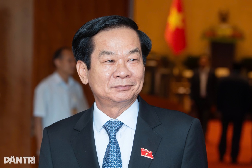 Danh s&aacute;ch 17 bộ trưởng, trưởng ng&agrave;nh của Ch&iacute;nh phủ kh&oacute;a mới - Ảnh 7.