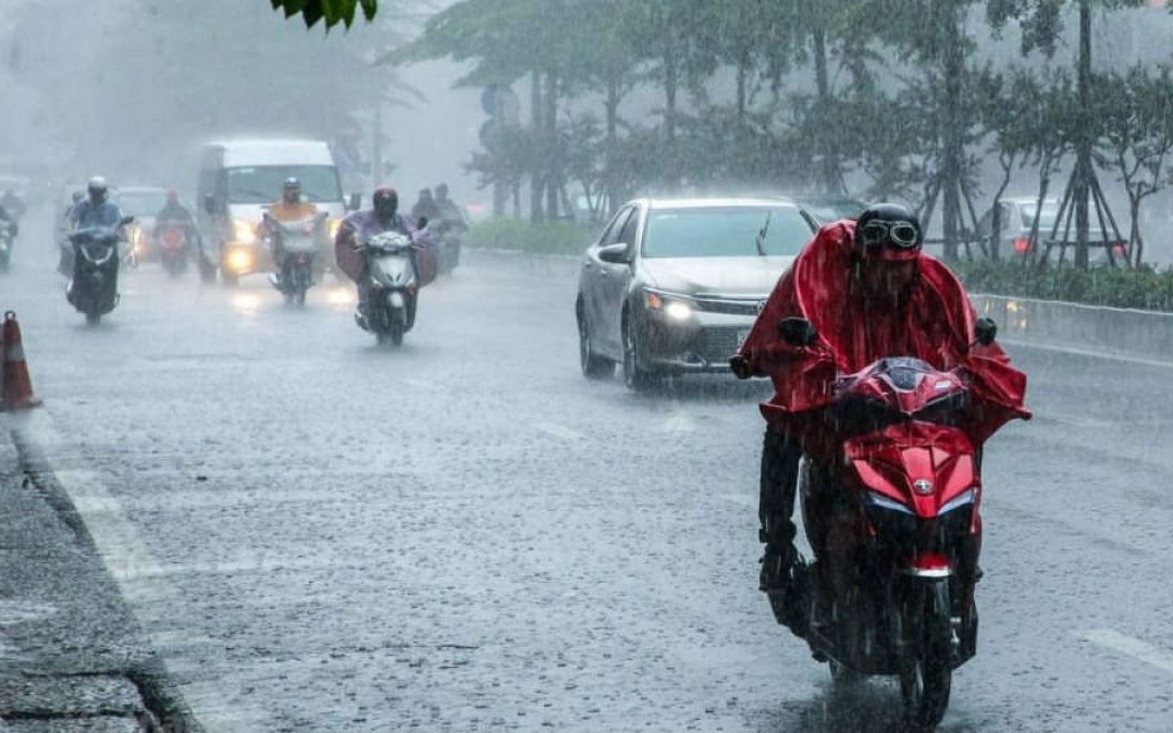 Miền Bắc sắp bước v&agrave;o đợt mưa k&eacute;o d&agrave;i - Ảnh 1.