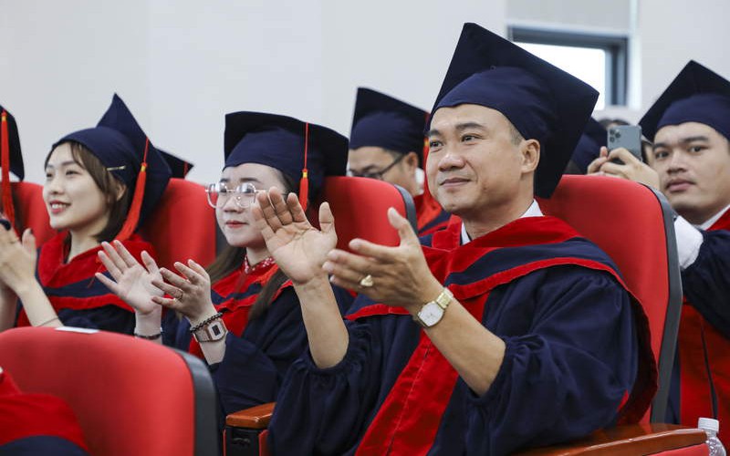 Đ&agrave;o tạo sau đại học: Cởi tr&oacute;i cơ chế để siết chặt chất lượng thực chất - Ảnh 2.