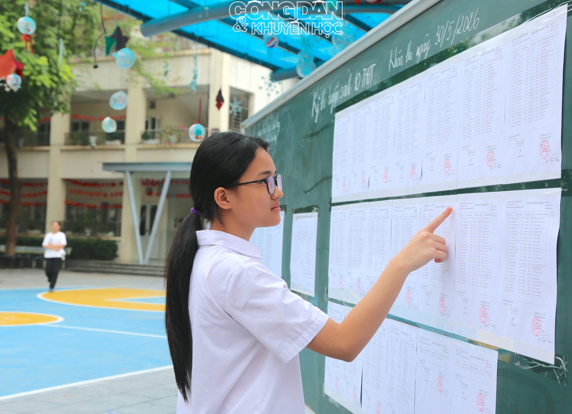 H&igrave;nh ảnh sĩ tử H&agrave; Nội đi l&agrave;m thủ tục dự thi v&agrave;o lớp 10 - Ảnh 2.