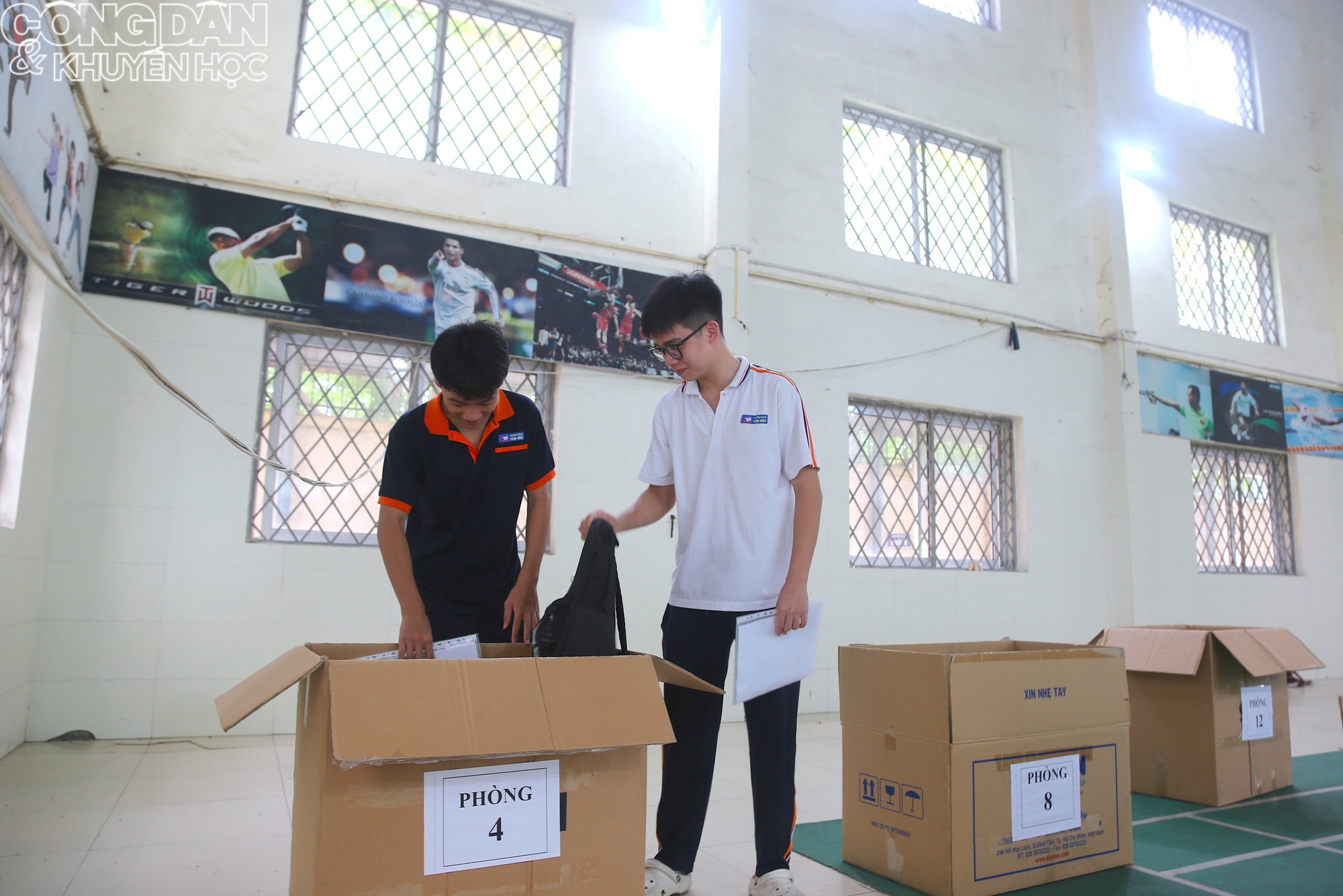H&igrave;nh ảnh sĩ tử H&agrave; Nội đi l&agrave;m thủ tục dự thi v&agrave;o lớp 10 - Ảnh 8.
