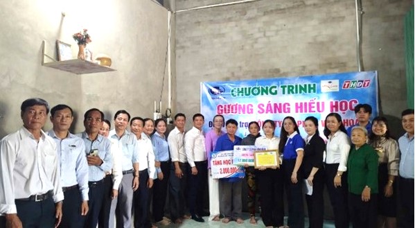 Quỹ Khuyến học Nguyễn Sinh Sắc tiếp sức cho sinh vi&ecirc;n vượt kh&oacute; tại x&atilde; Phương Thịnh (Đồng Th&aacute;p) - Ảnh 2.