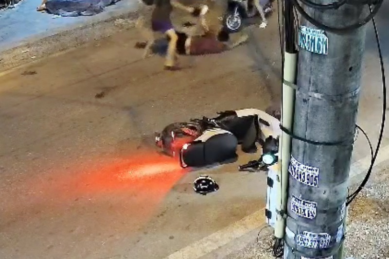 Cần làm rõ, xử lý nghiêm những đối tượng hành hung nam sinh lớp 8 ở phường Lào Cai - Ảnh 1.