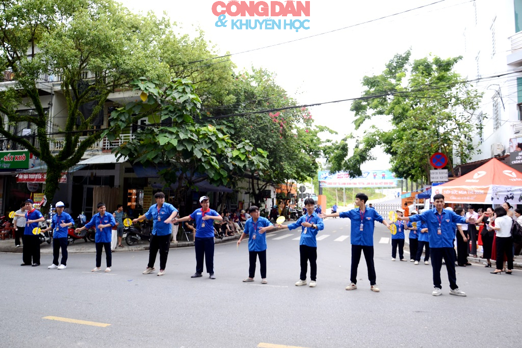 Hơn 19.000 th&iacute; sinh ở L&agrave;o Cai thi m&ocirc;n đầu ti&ecirc;n - Ảnh 3.