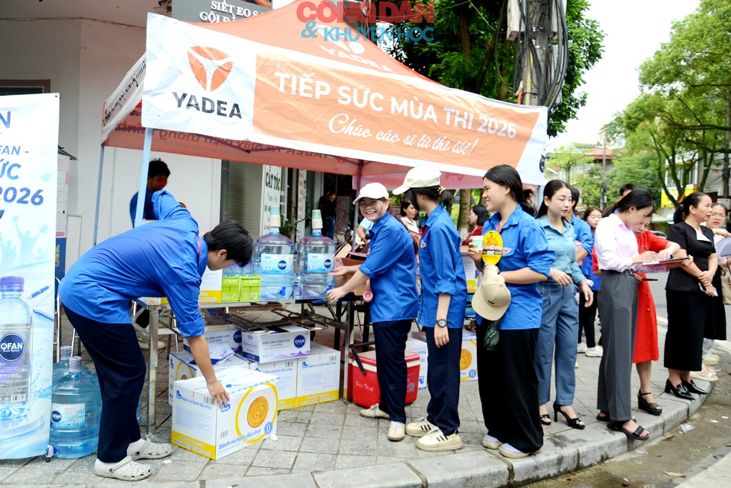 Hơn 19.000 th&iacute; sinh ở L&agrave;o Cai thi m&ocirc;n đầu ti&ecirc;n - Ảnh 15.