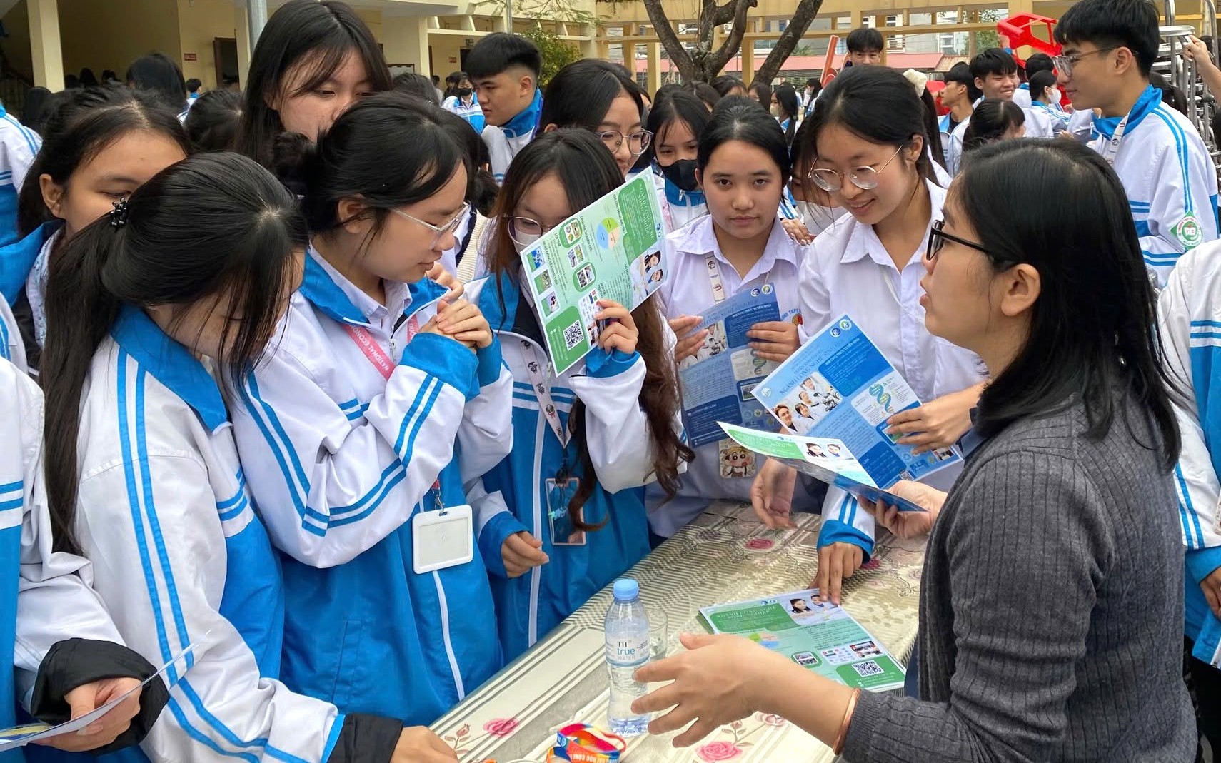 Xét tuyển đại học 2026: Thay đổi tư duy chọn trường trước những điều chỉnh quy chế - Ảnh 3.