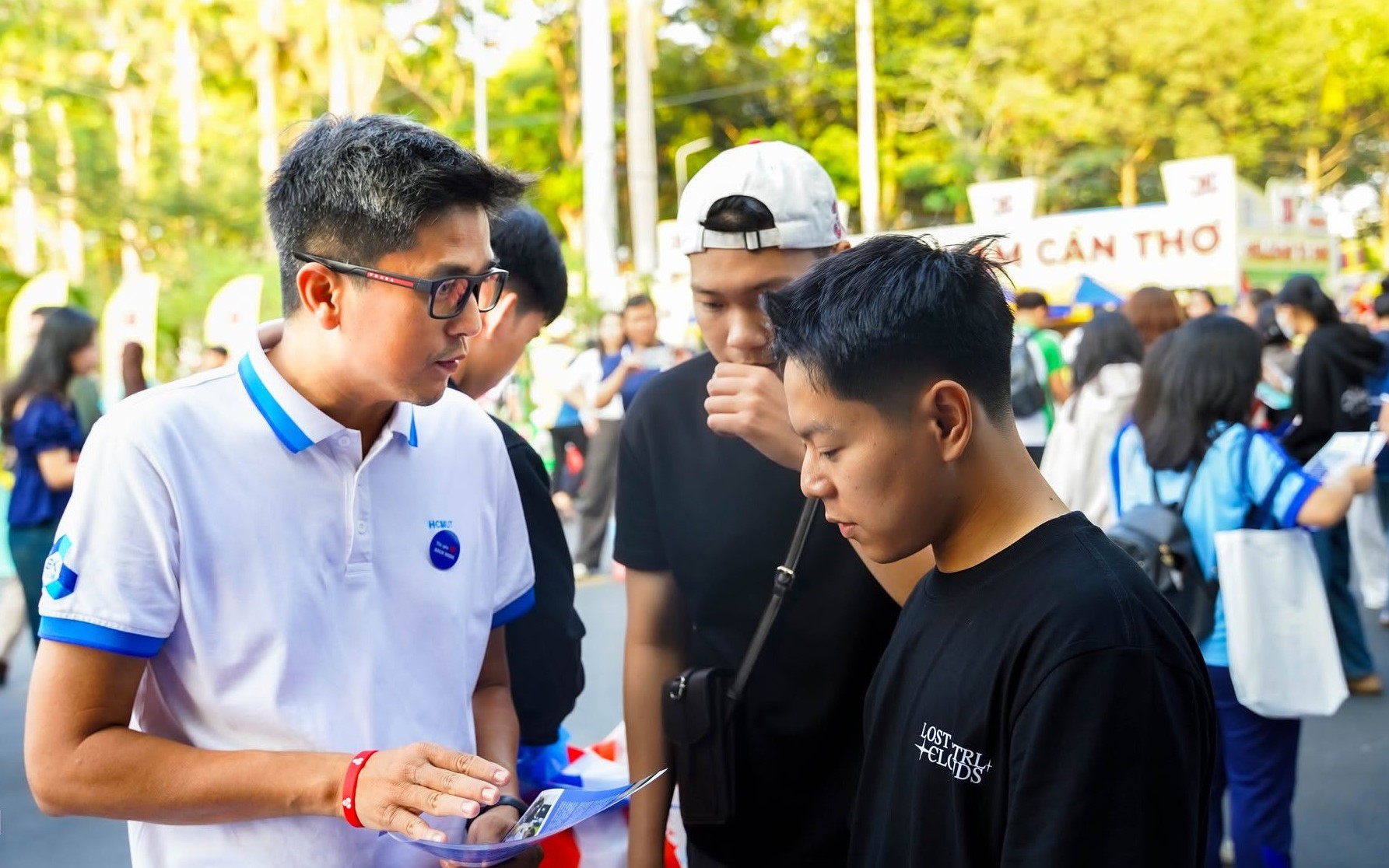 X&eacute;t tuyển đại học 2026 cần hiểu đ&uacute;ng về c&aacute;c ti&ecirc;u ch&iacute; cứng - Ảnh 2.