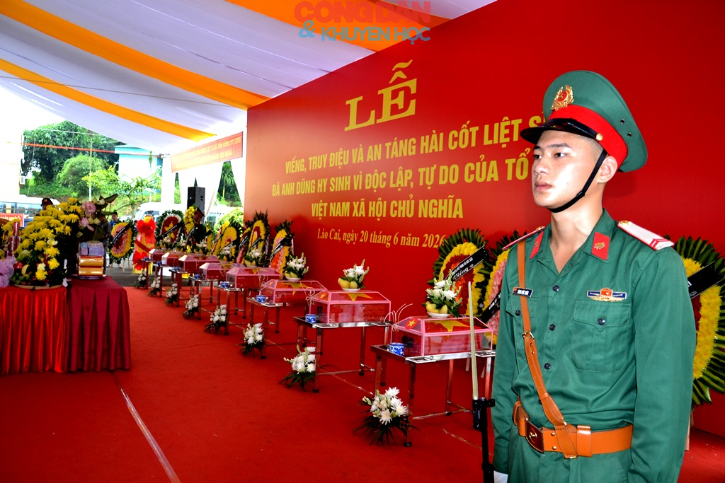 Đón 9 hài cốt liệt sỹ trở về quê hương Bát Xát - Lào Cai - Ảnh 3.