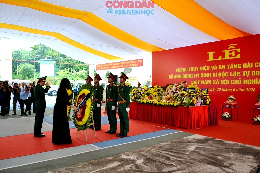Đón 9 hài cốt liệt sỹ trở về quê hương Bát Xát - Lào Cai - Ảnh 7.