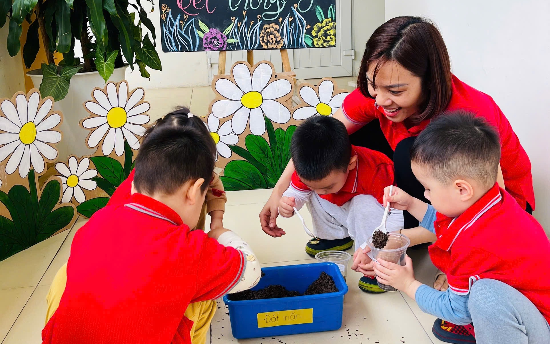 Bộ Giáo dục và Đào tạo đề xuất trợ cấp cho giáo viên mầm non nghỉ công tác chưa được hưởng chế độ - Ảnh 2.