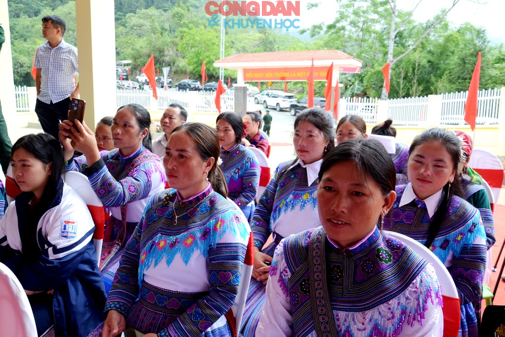 Kh&aacute;nh th&agrave;nh đưa v&agrave;o sử dụng 6 điểm trường ở bi&ecirc;n giới L&agrave;o Cai - Ảnh 7.