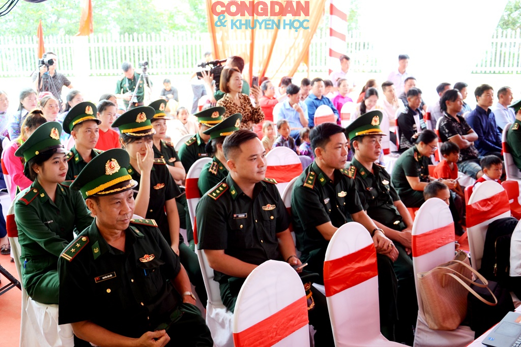 Kh&aacute;nh th&agrave;nh đưa v&agrave;o sử dụng 6 điểm trường ở bi&ecirc;n giới L&agrave;o Cai - Ảnh 9.