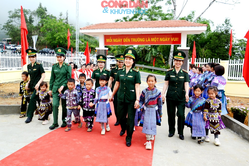 Kh&aacute;nh th&agrave;nh đưa v&agrave;o sử dụng 6 điểm trường ở bi&ecirc;n giới L&agrave;o Cai - Ảnh 12.