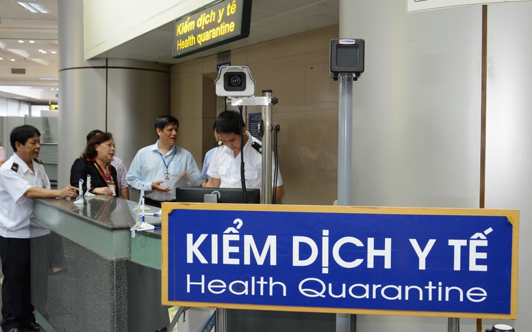 Dịch Ebola bùng phát, nhiều nhân viên y tế tử vong - Ảnh 1.