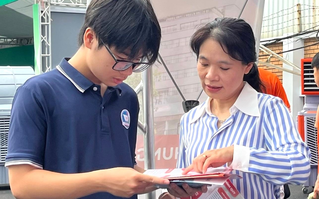 X&eacute;t tuyển đại học 2026: Từ c&acirc;u hỏi về "Steve Jobs Việt Nam" thay đổi tư duy chọn ng&agrave;nh, chọn nghề - Ảnh 2.