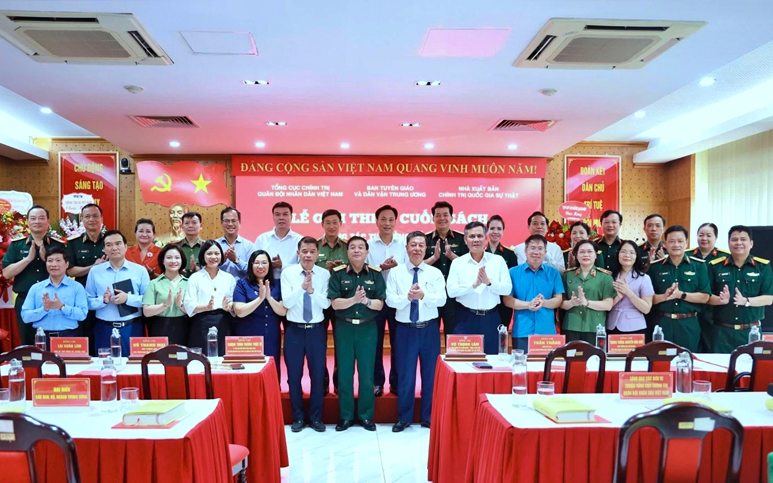 Ra mắt sách "Công tác tư tưởng của Đảng - Nền tảng đưa đất nước tiến bước trong kỷ nguyên mới" - Ảnh 4.