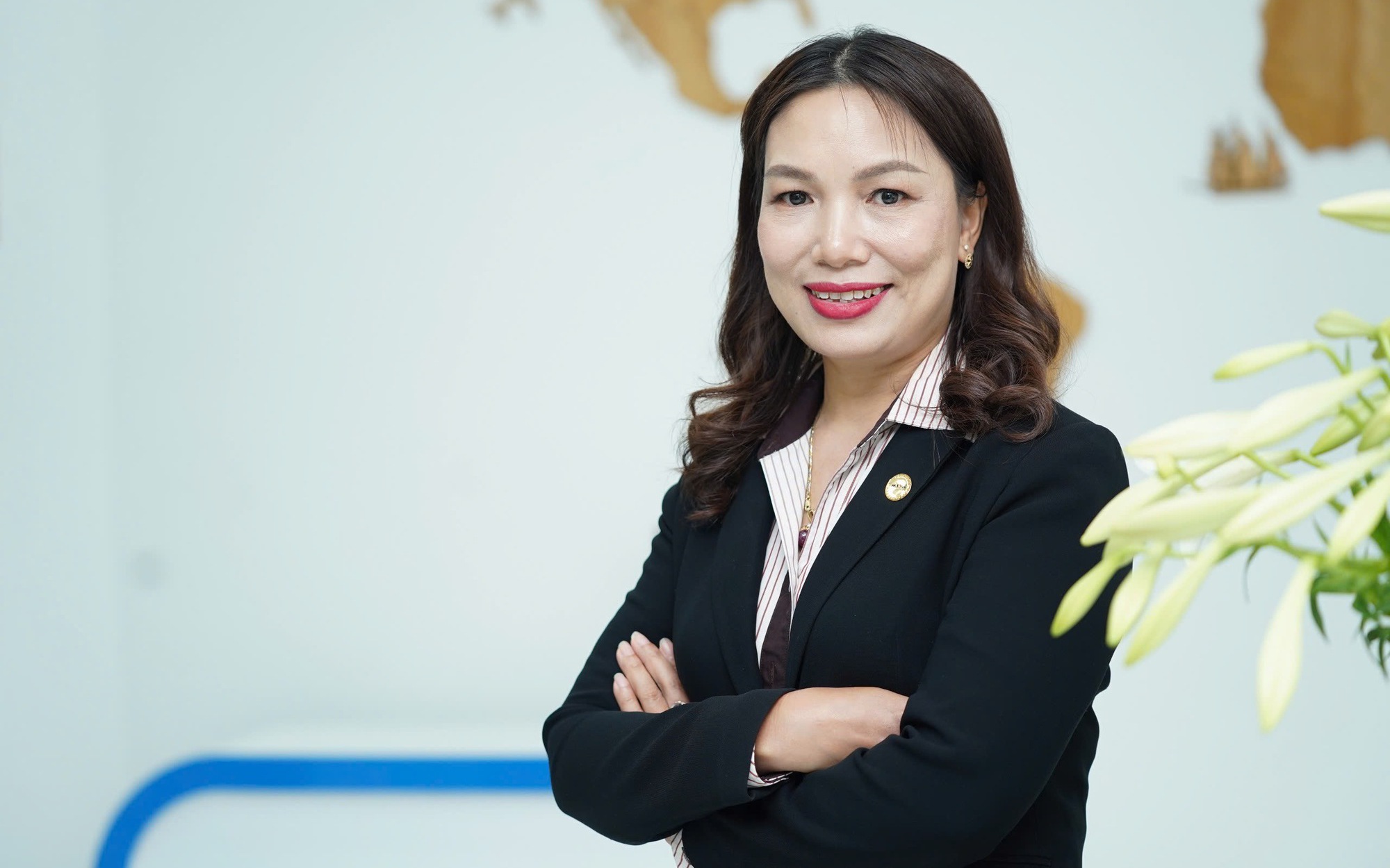 Tặng qu&agrave; &yacute; nghĩa cho th&iacute; sinh tham dự cuộc thi viết "Gi&aacute;o dục T&agrave;i ch&iacute;nh th&ocirc;ng minh" - Ảnh 2.